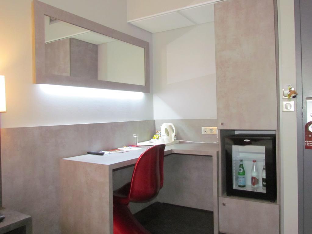Hotel L'Hotan Portet-sur-Garonne Phòng bức ảnh