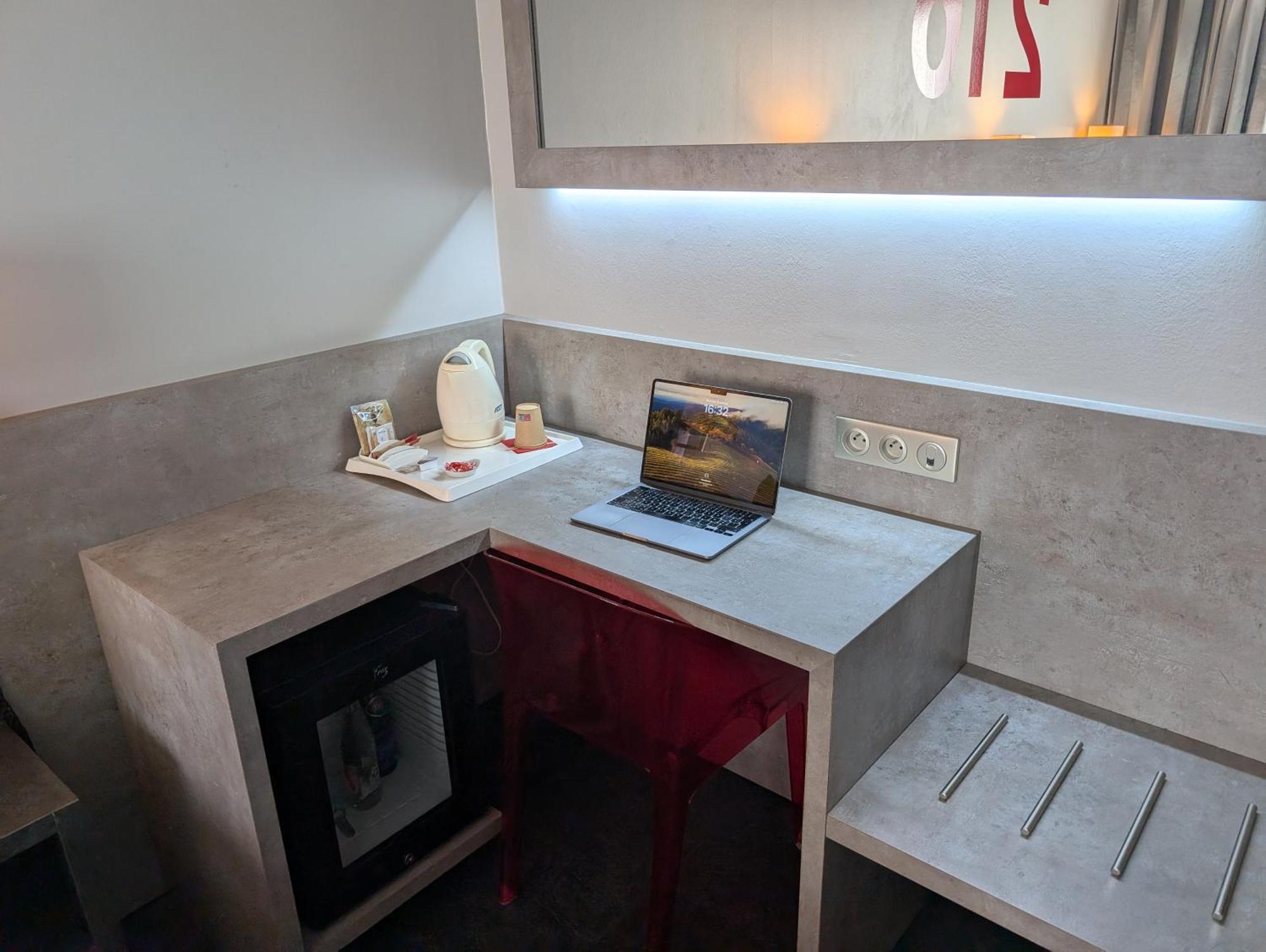 Hotel L'Hotan Portet-sur-Garonne Phòng bức ảnh