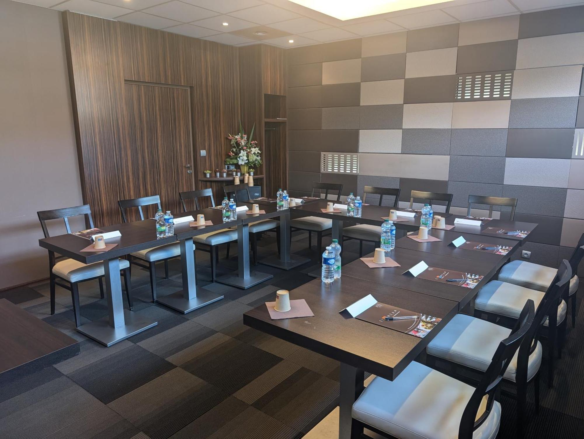 Hotel L'Hotan Portet-sur-Garonne Ngoại thất bức ảnh